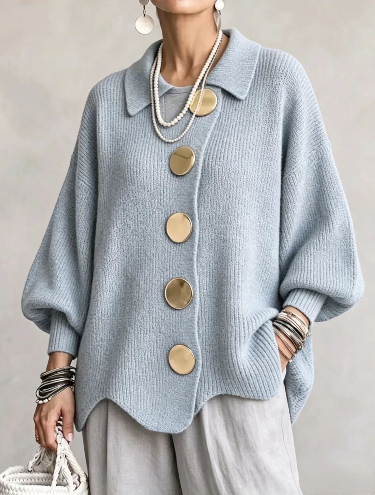 Victoria | Cárdigan oversize con botones dorados