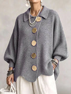 Victoria | Cárdigan oversize con botones dorados
