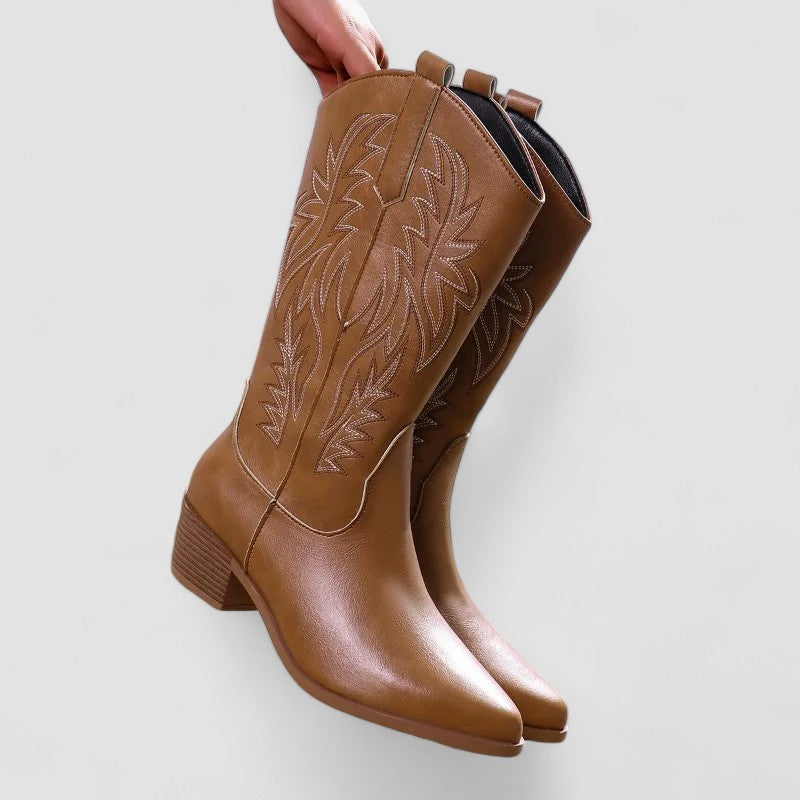 Sierra | Botas camperas bordadas
