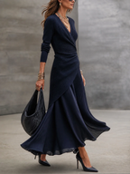 Loredana | Vestido Maxi Asimétrico con Escote en V y Paneles de Satén Azul Marino