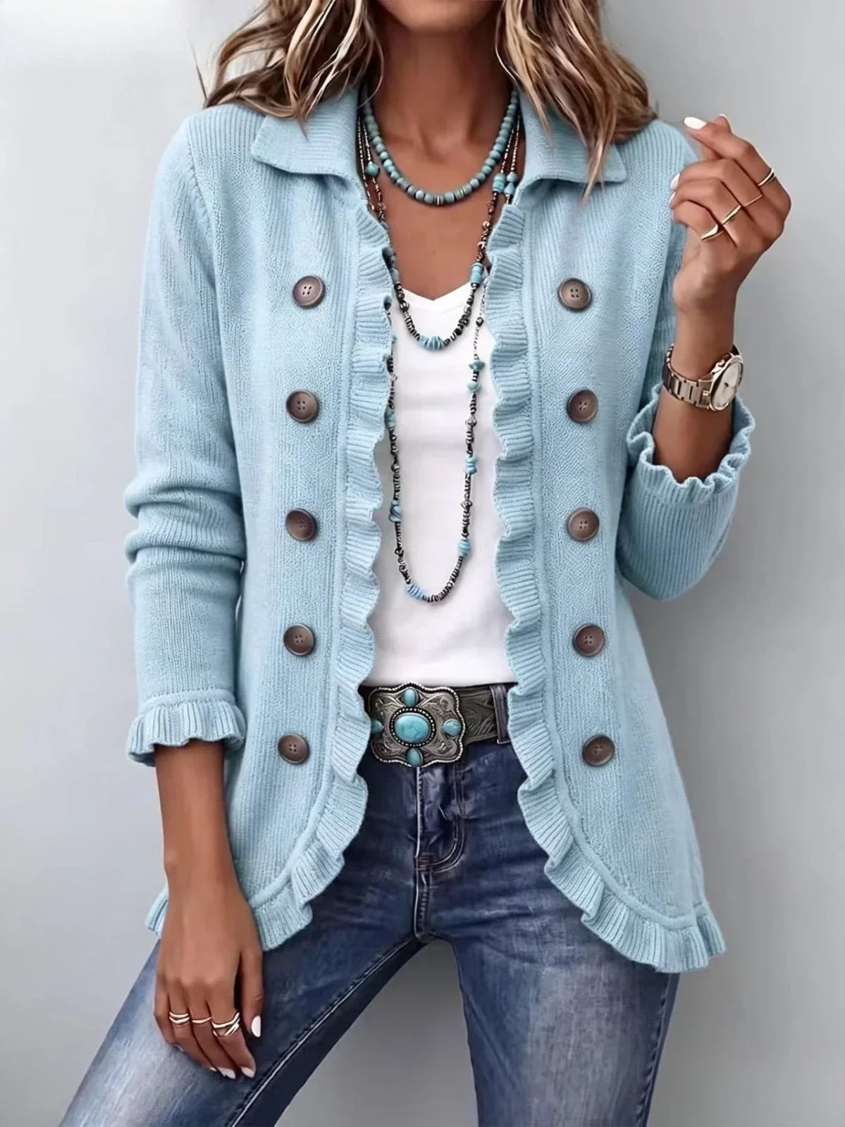 Lucía | Chaqueta de Punto Azul Empolvado con Volante